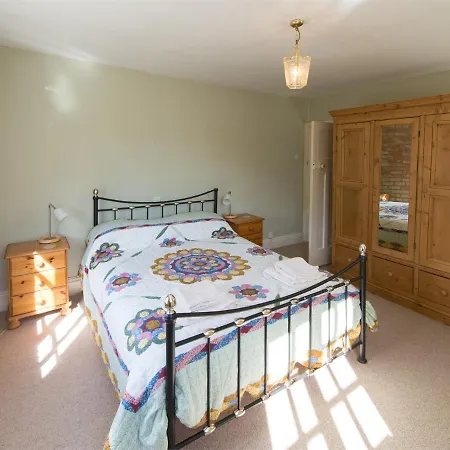 4 Bed In Hh090