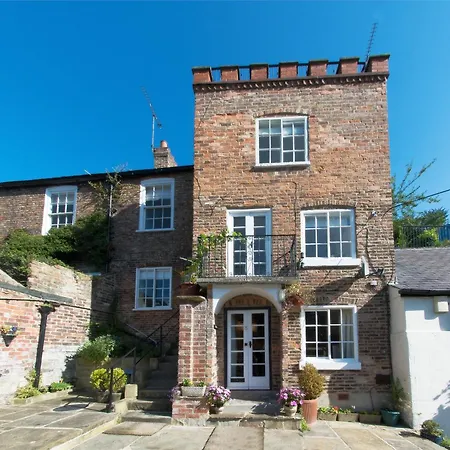 Holiday home 4 Bed In Hh090