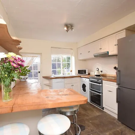 펜션 4 Bed In Hh090 내어스버러